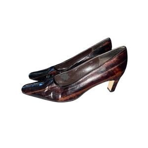 Vintage Vaneli brown leather pointed toe pumps heels Size 7 Career Office